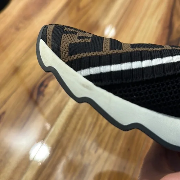 Fendi Sneakers with Box - Picture 5 of 10